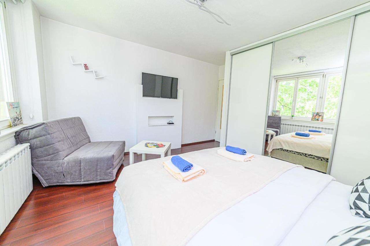 Ferienwohnung Beautiful Cozy Studio Close To City Center Sarajevo Exterior foto